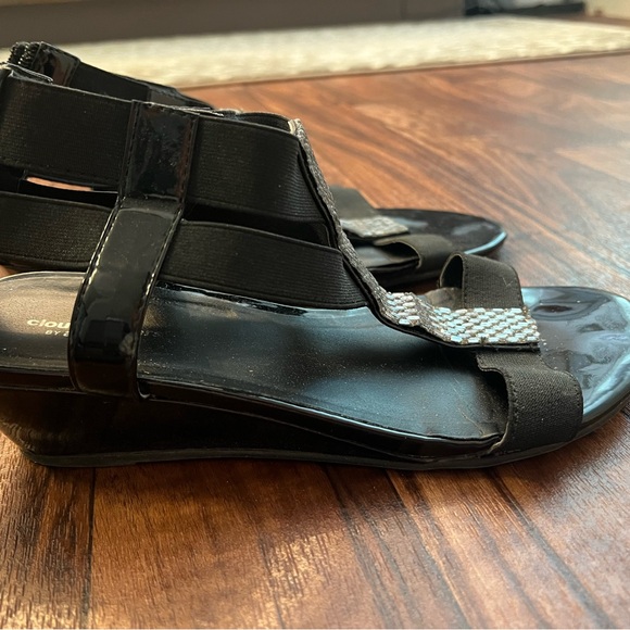 Sandals - Picture 2 of 3